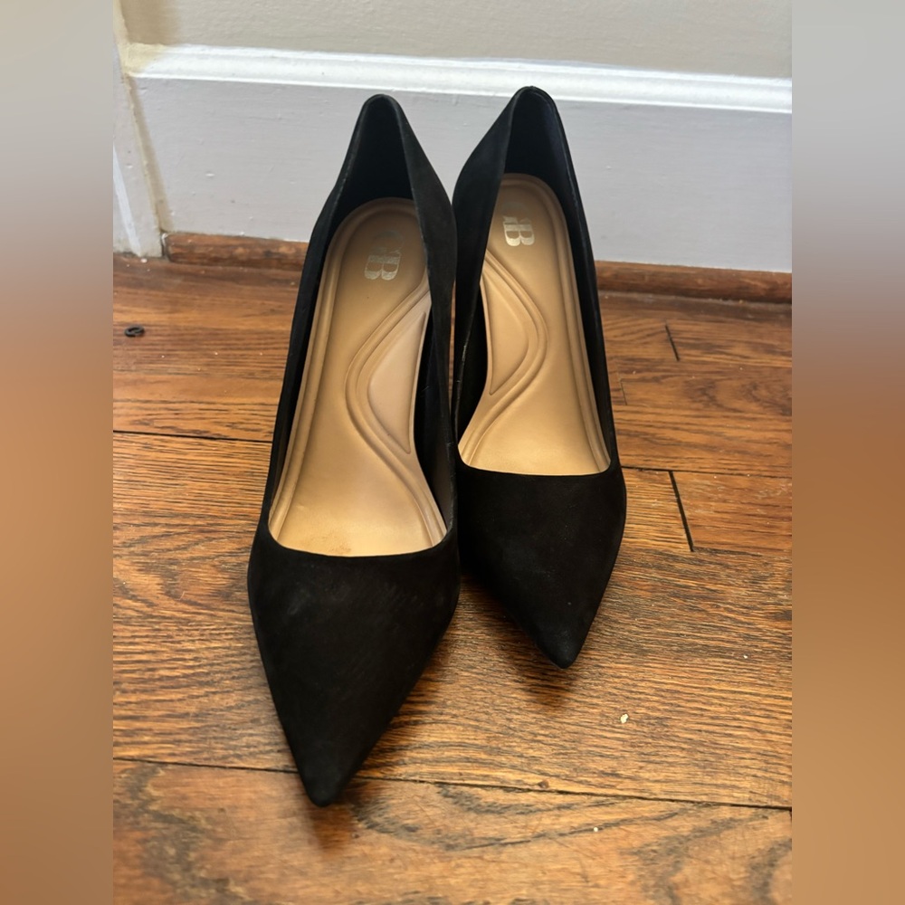 GIANNI BINI Pointed Toe Suede Heels